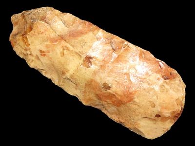 Great color 3 3/4" flint Gouge from Missouri.Auctioning as Authentic & Unaltered