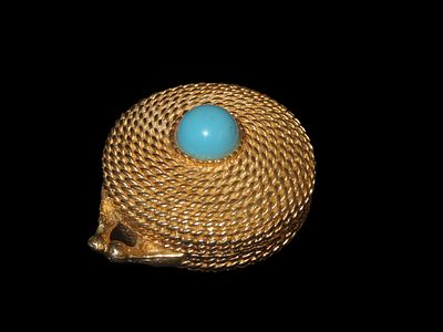 1 1/2" x 1 3/4" x 3/4" Vintage Estee Lauder "Gold Rope" Solid Perfume Compact, Gold metal with 