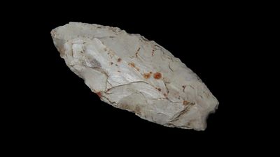 1 1/4" Finely Made Miniature Agate Basin Dart, Adams County, Illinois