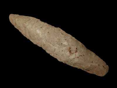 4 7/8" Angostura / Agate Basin, Cole Co. Missouri. Heavily ground basal edges . Nice long 