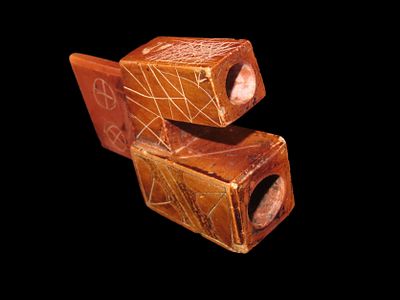 2 7/8" Heavily Engraved Catlinite micmac Pipe, Iowa. Motley COA. Nice Historic Pipe from the 