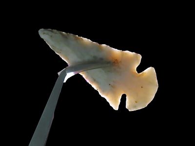 2 7/8" Highly Translucent Dovetail, Illinois, ex Von Hillard. Classic Form, Great patina. Made 