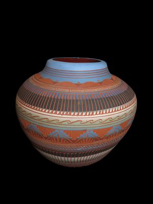 Beautiful Southwestern Native American Navajo Indian Engraved Pottery Jar / Vase, 8" by 7"