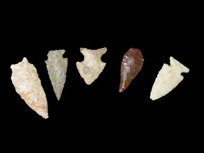 Lot of 5 Archaic & Woodland Arrowheads