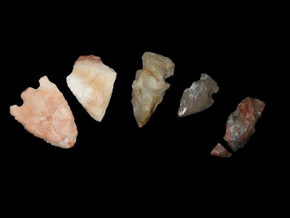 Lot of 5 Woodland and Archaic Arrowheads, Mississippi/Alabama, One is broken