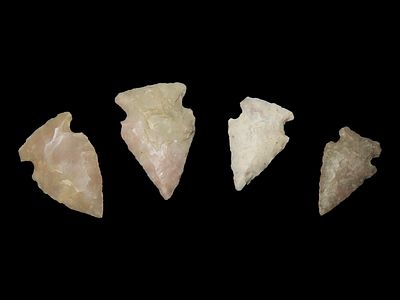 Lot of 4 Irivine Arrowheads, 1400-800 B.P., For Identification Reference Overstreet 10th 