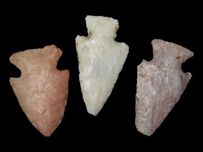 Lot of 3 Apple Creek Arrowheads, Nice Colors, Ex. Herbert Mangold Collection
