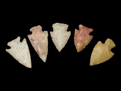 Lot of Apple Creeks Nice Well Made Arrowheads, Colorful