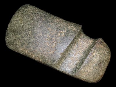 5 1/2" x 2 3/8" Iowa Slant Grooved Axe, Motley / Leithoff COA, Found in the Midwest, Made of a 