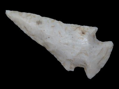 2 3/4” Snyder Point, Early Archaic, 7500-6000 BC, Burlington Chert, Central Mississippi Valley