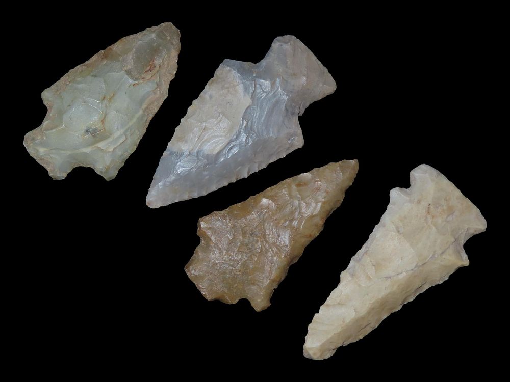 Grouping of 4 Arrowheads, Archaic and Woodland Pts., Ohio