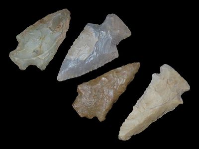 Grouping of 4 Arrowheads, Archaic and Woodland Pts., Ohio
