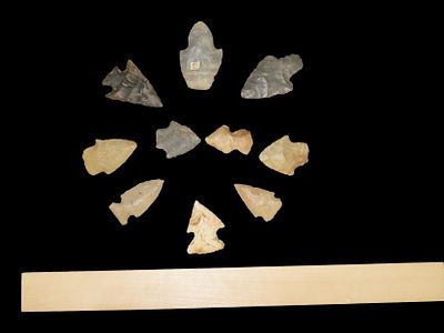 Grouping of 10 Arrowheads, Archaic/Woodland Pts.