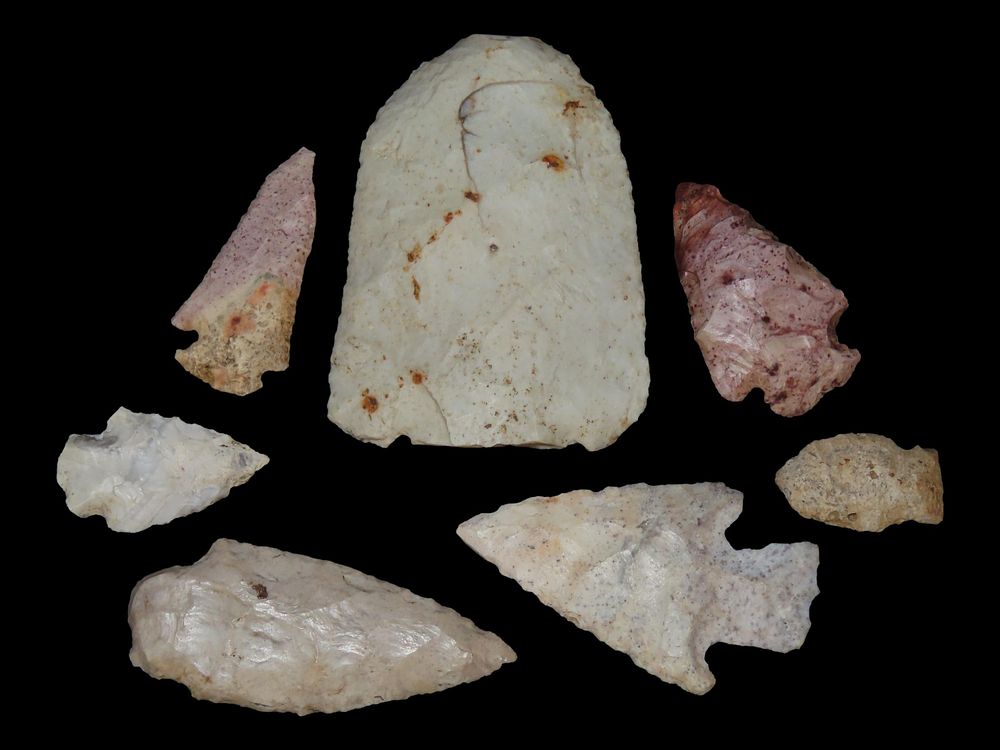 Grouping of 7 Arrowheads, Woodland Points, Midwest States