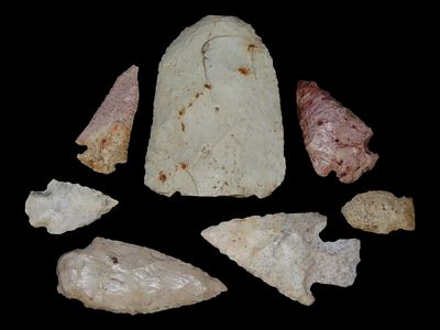 Grouping of 7 Arrowheads, Woodland Points, Midwest States