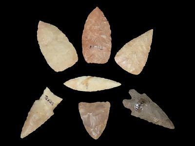 Grouping of 7 Arrowheads, Texas Points