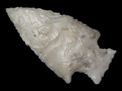 1 1/2" Scallorn Point, Light Gray Chert, Butler Co., Missouri