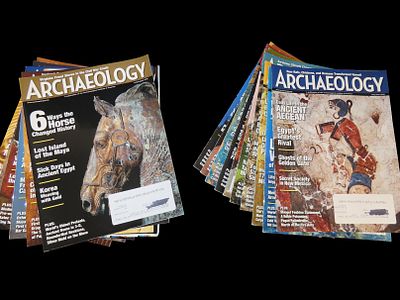 ARCHAEOLOGY, LOT OF MULTIPLE MAGAZINES