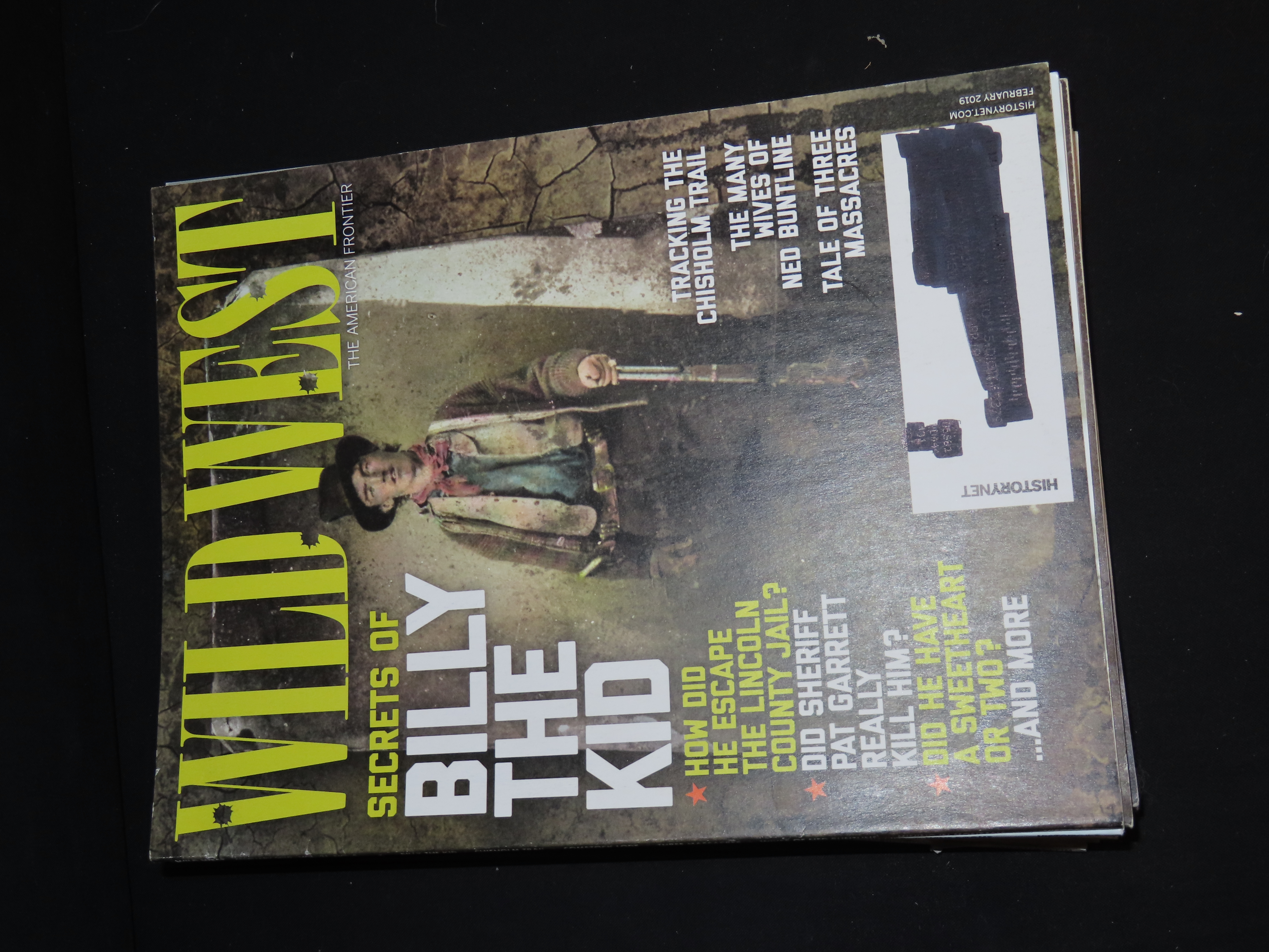 WORLD WAR II HISTORY LOT OF MULTIPLE MAGAZINES