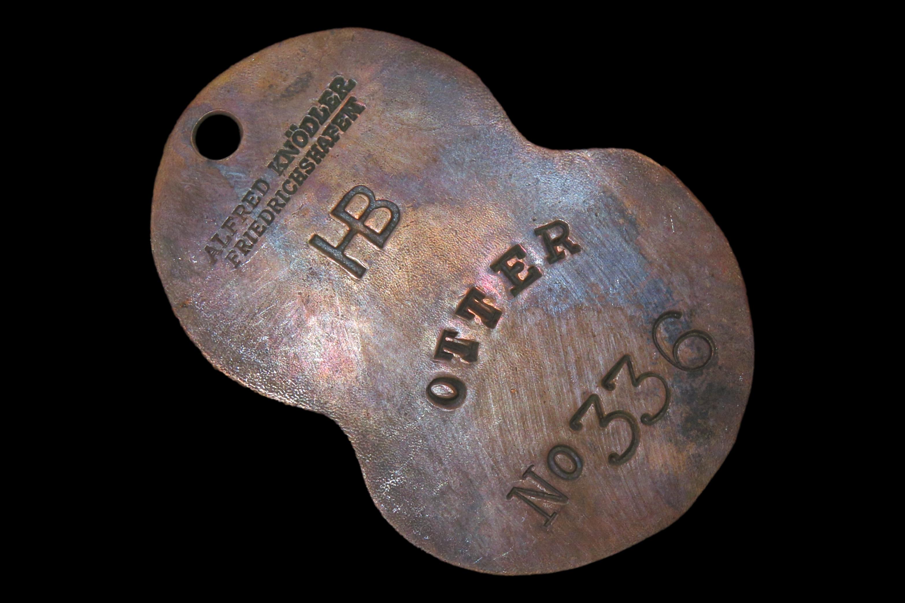 2 3/4" x 2 1/8" Alfred Knödler Friedrichshafen Hudson Bay Otter Tag No. 336