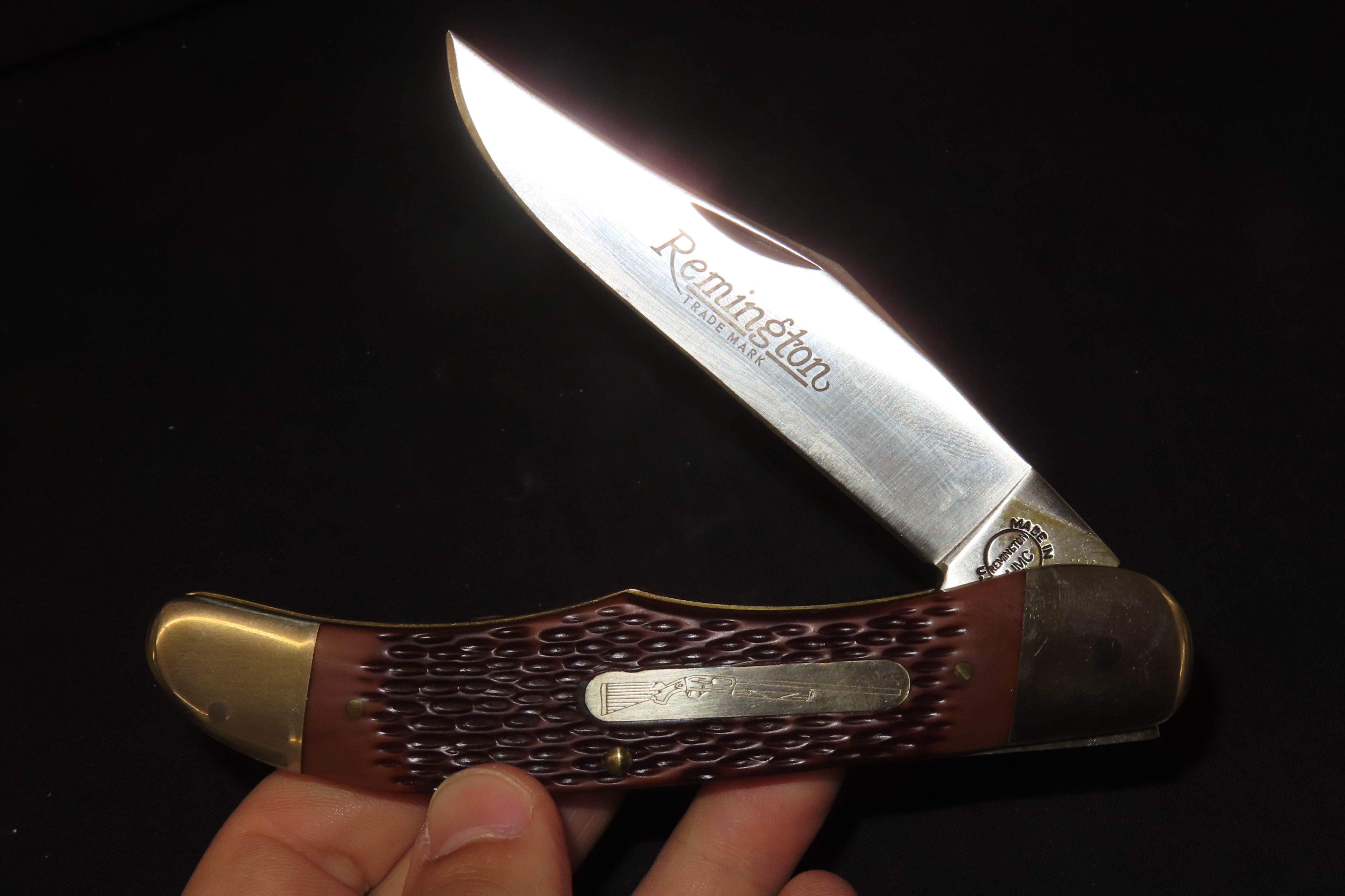 5 1/4" x 1 1/8" Remington Folding Skinner, Stag Handle