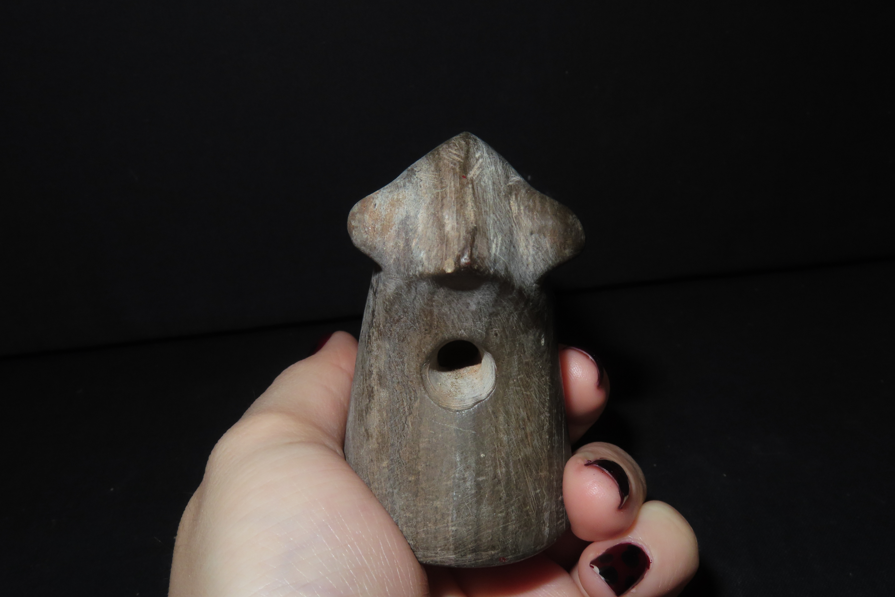 3 1/4" x 1 3/8" Slate Bird Bust, Eichenberg Tag