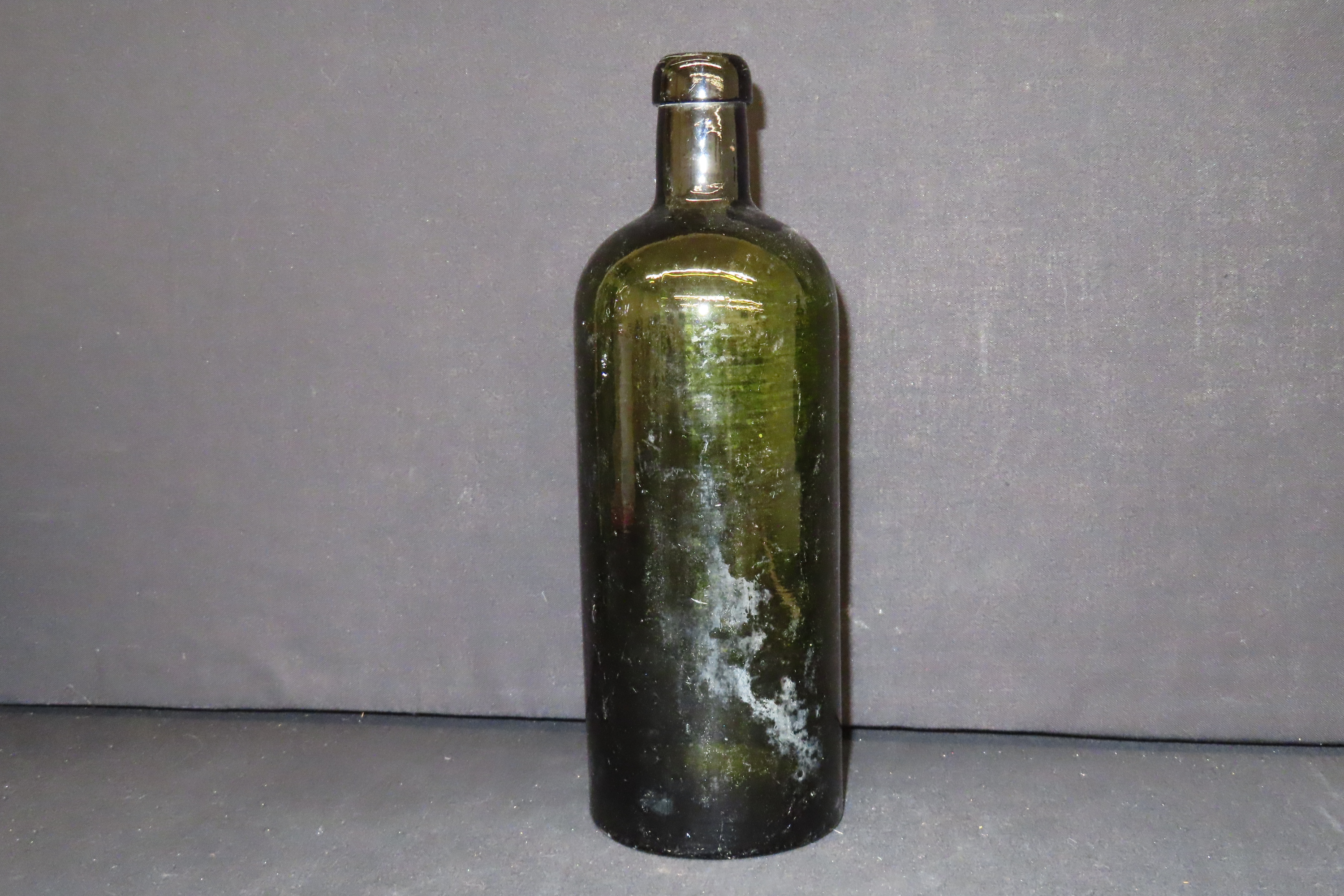 Lot of 4 Dark Green Antique Iron Pontil Bottles, 19th Century