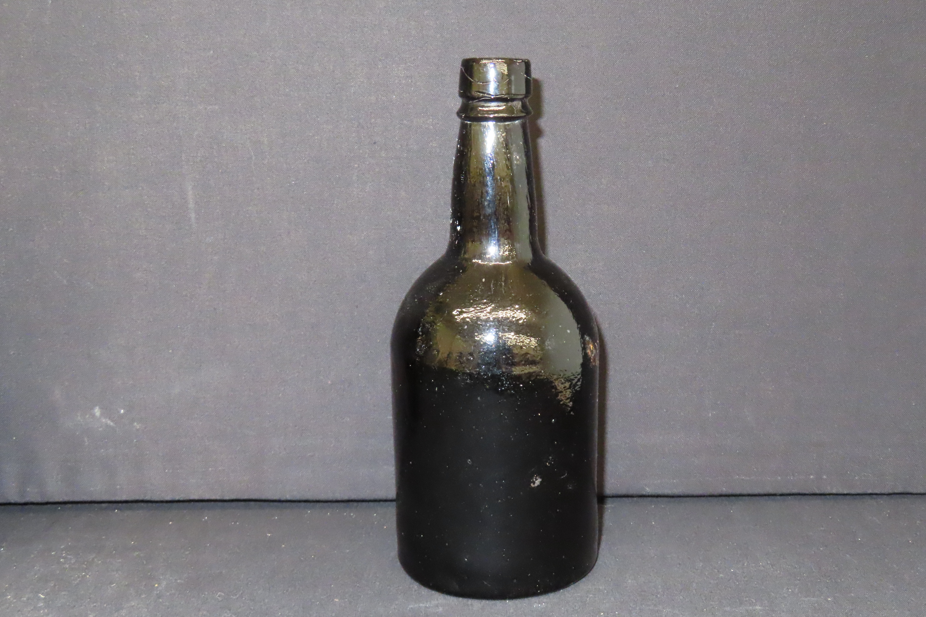Lot of 4 Dark Antique Iron Pontil Bottles, Circa 1840s