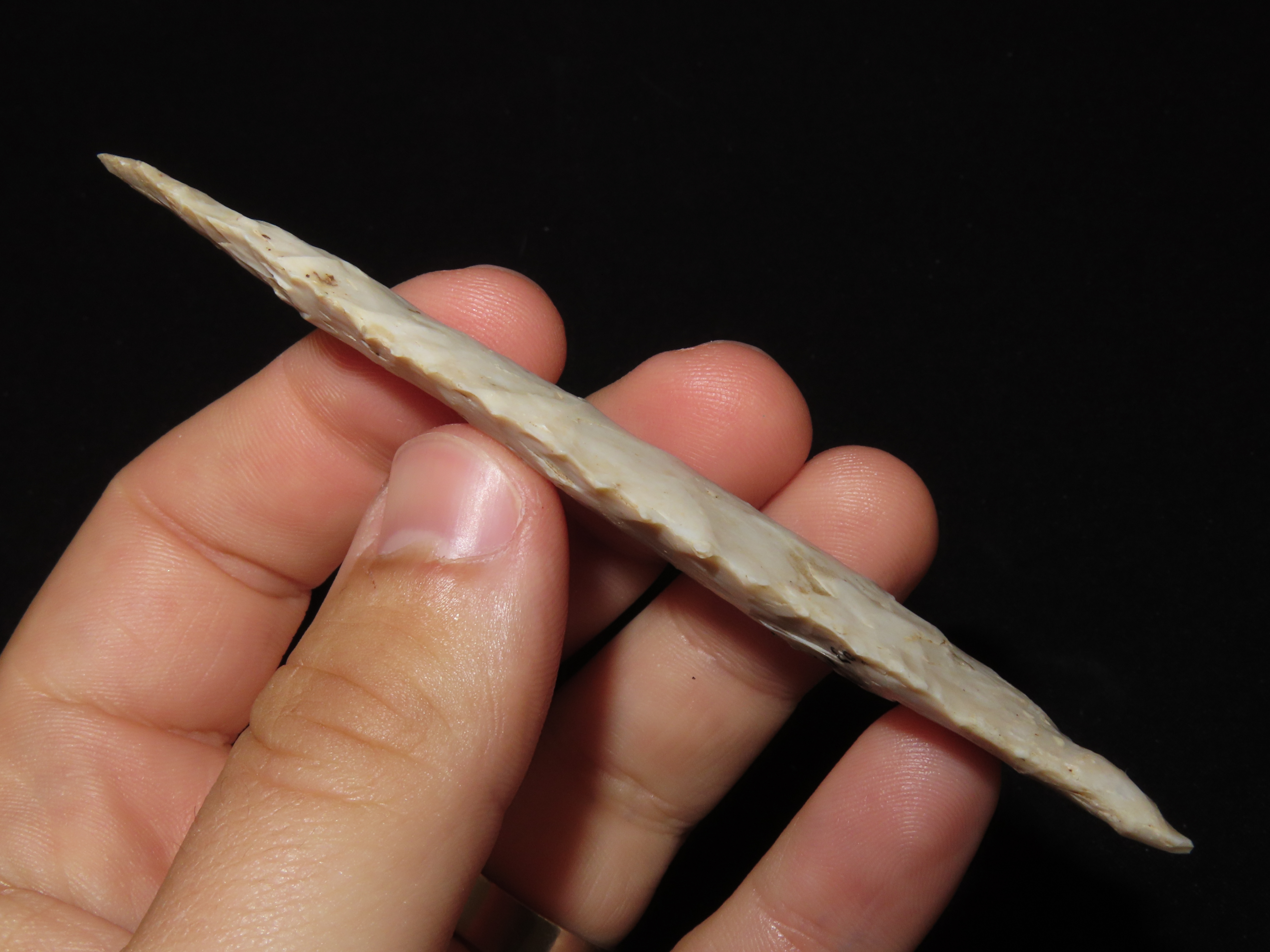Incredible 4" Serrated Dalton, St. Clair Co. Illinois. Motley COA. Made from a beautiful piece of Avon chert. Impeccable flaking! Ex Floyd R