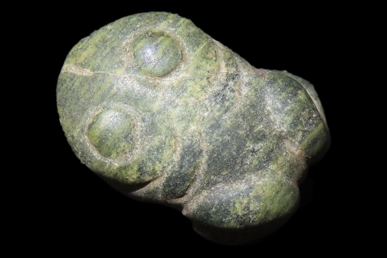 Rare Mimbres / Hohokam Frog Effigy Pendant found in New Mexico. Ex Jonathan Parks Collection.