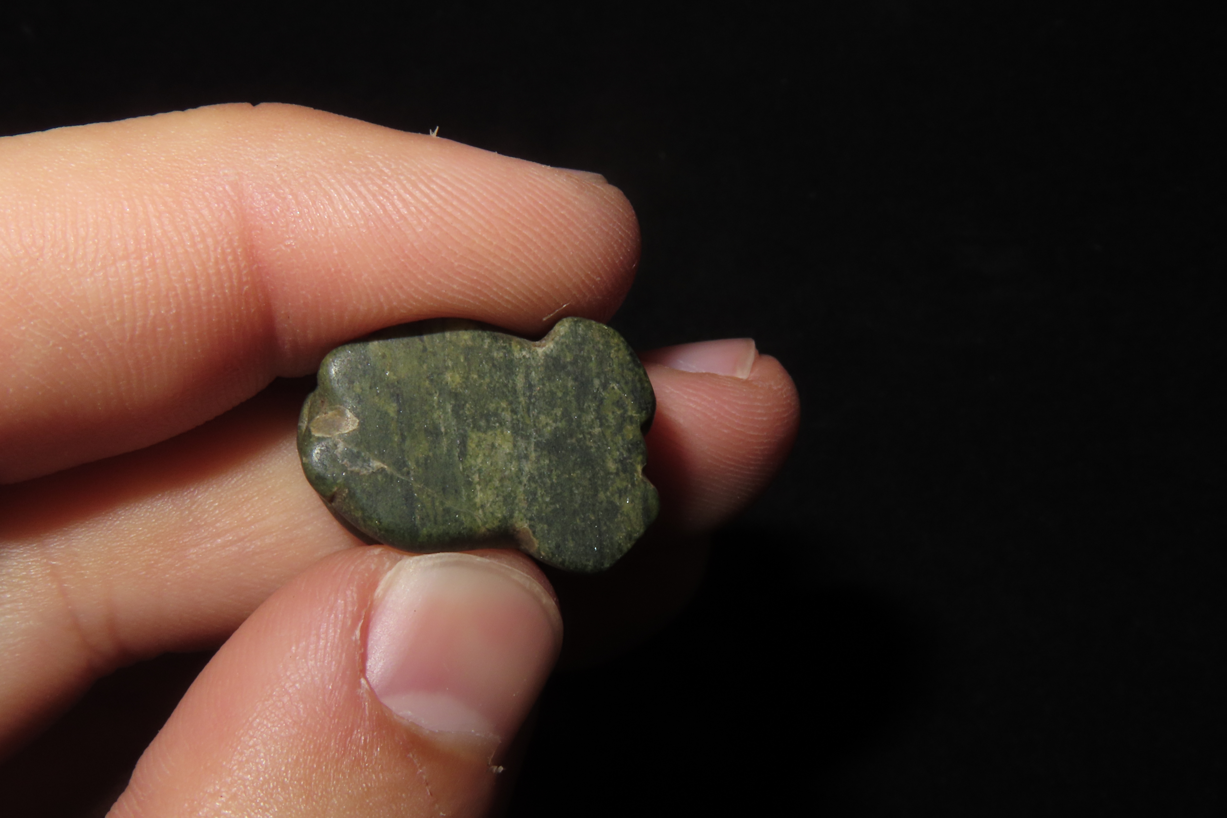 Rare Mimbres / Hohokam Frog Effigy Pendant found in New Mexico. Ex Jonathan Parks Collection.