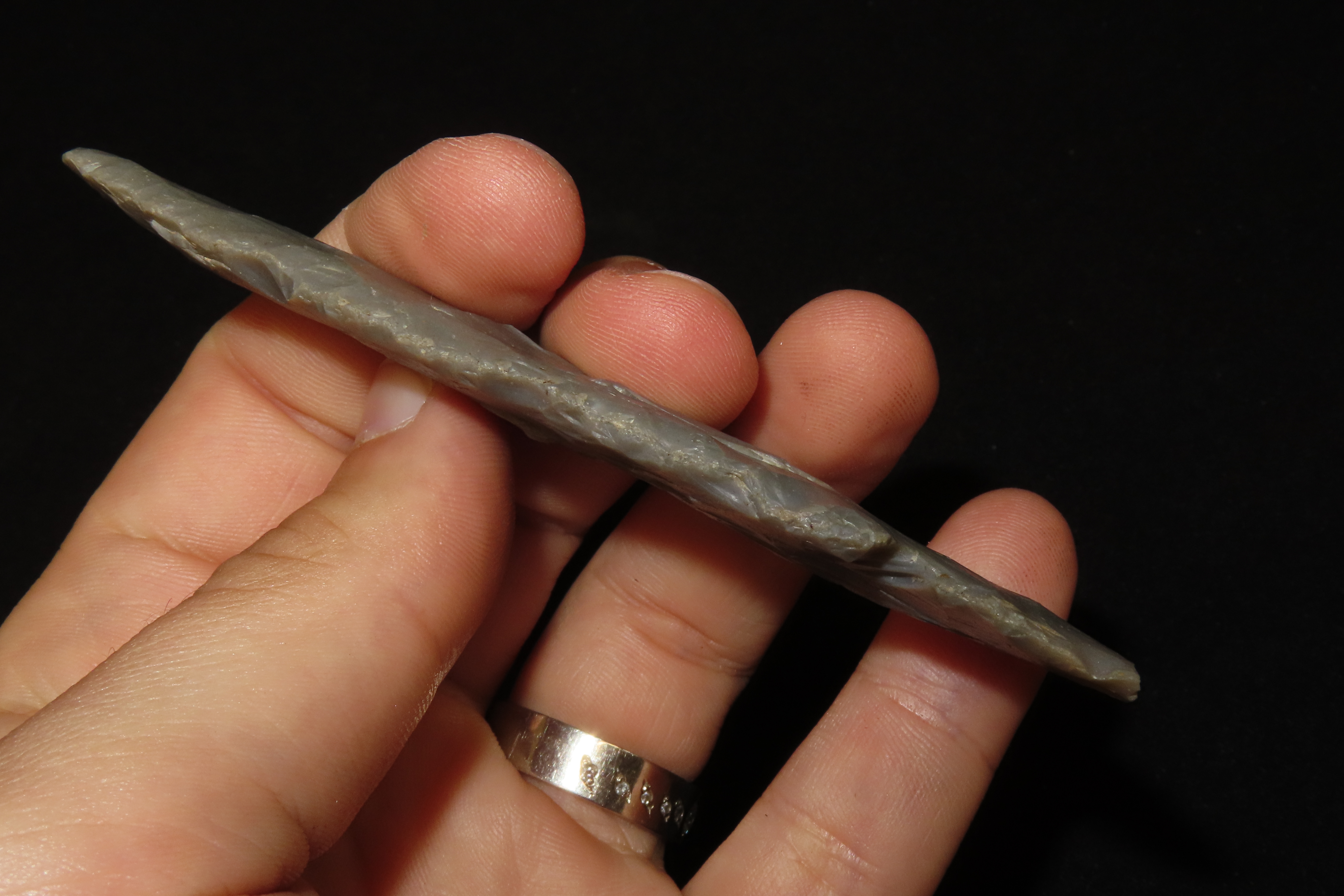 4" Stringtown Lance found near Cincinnati Ohio, made from semi translucent Carter Cave Flint. Very thin and well flaked example.