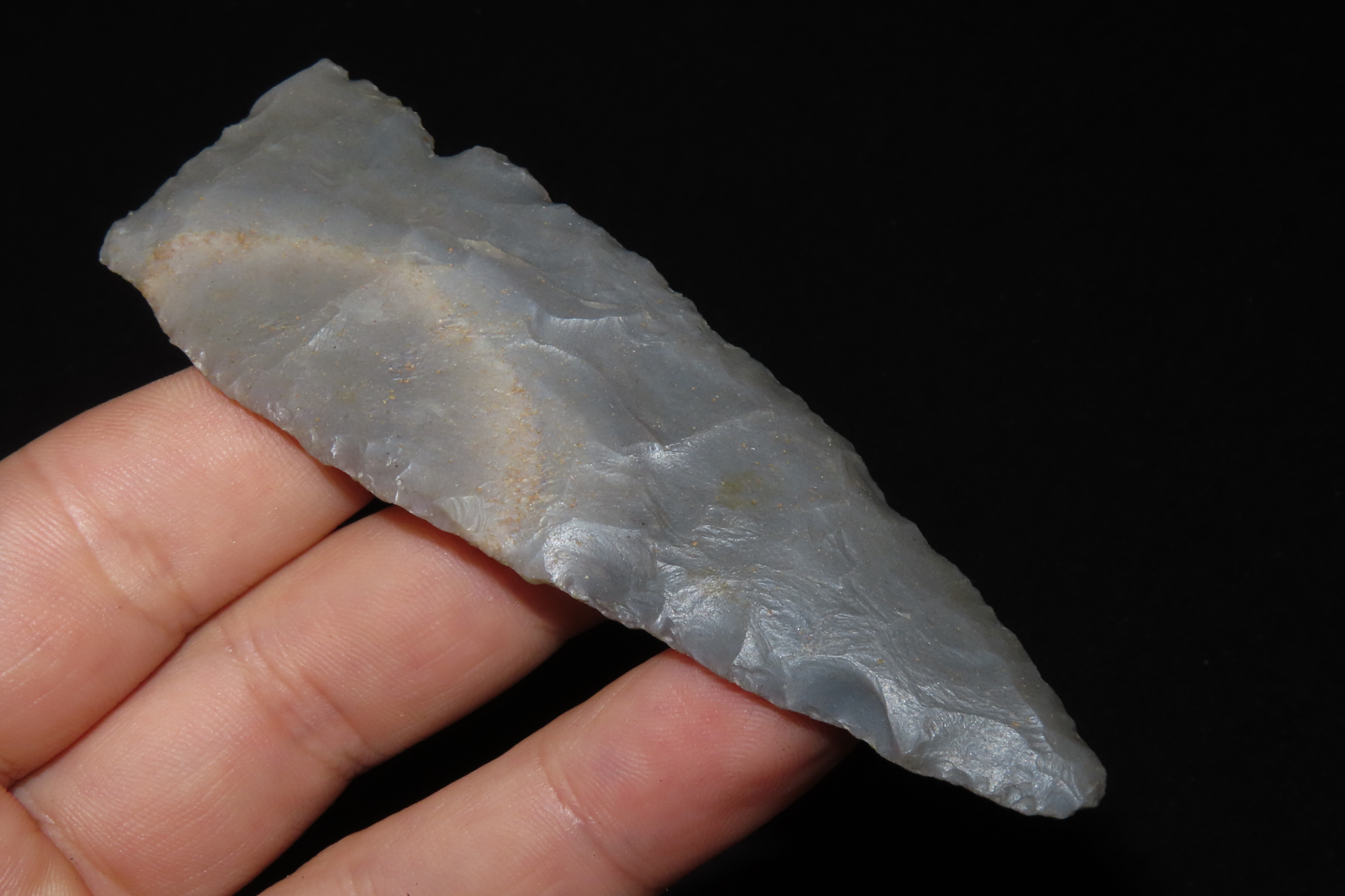 4" Stringtown Lance found near Cincinnati Ohio, made from semi translucent Carter Cave Flint. Very thin and well flaked example.