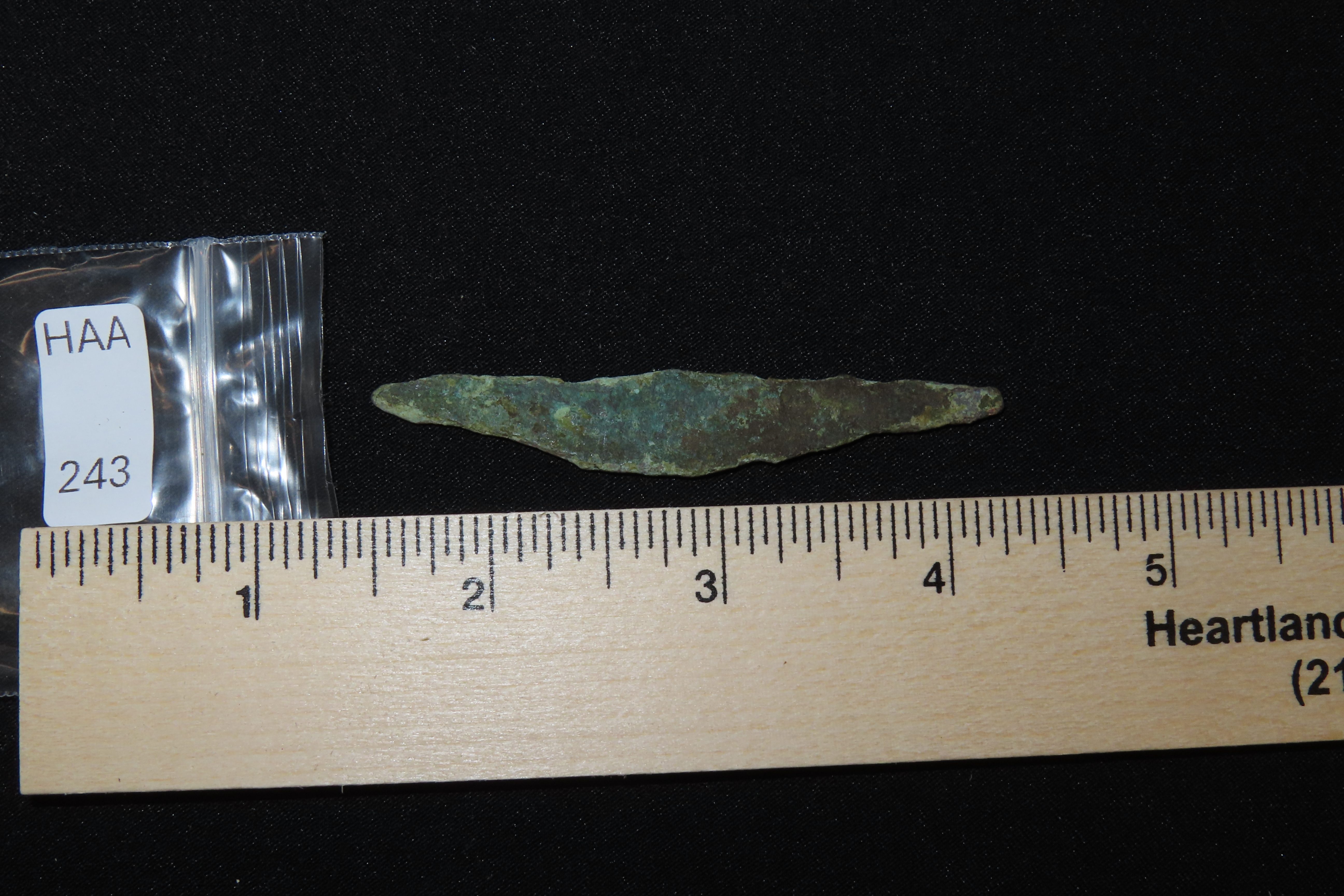 2 7/8" Copper Tang Knife / Arrowhead found in Wisconsin. Well Patinated Example.
