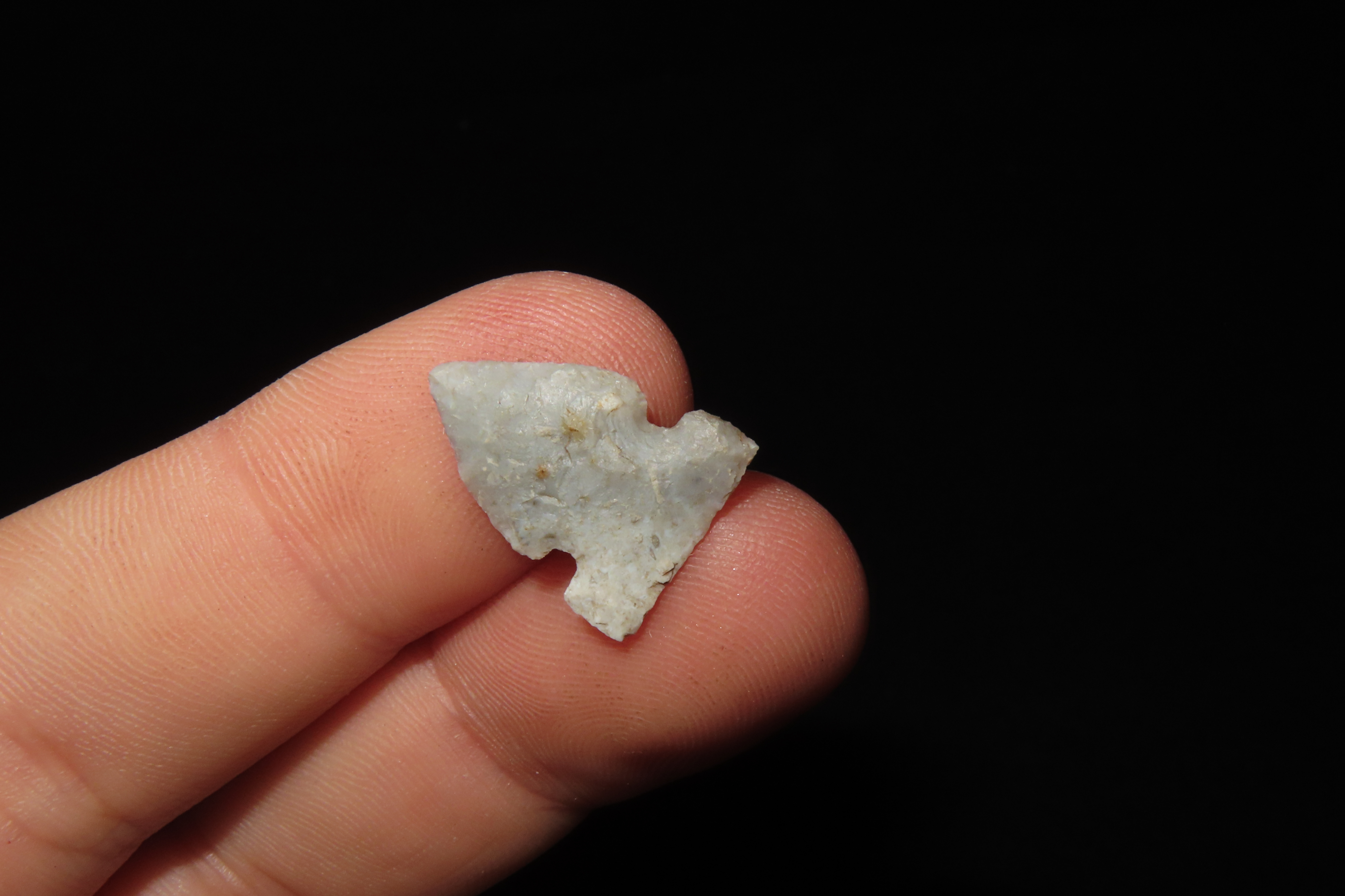 Nice Side Notch Bird Point found in Montanna. Very thin well made example!