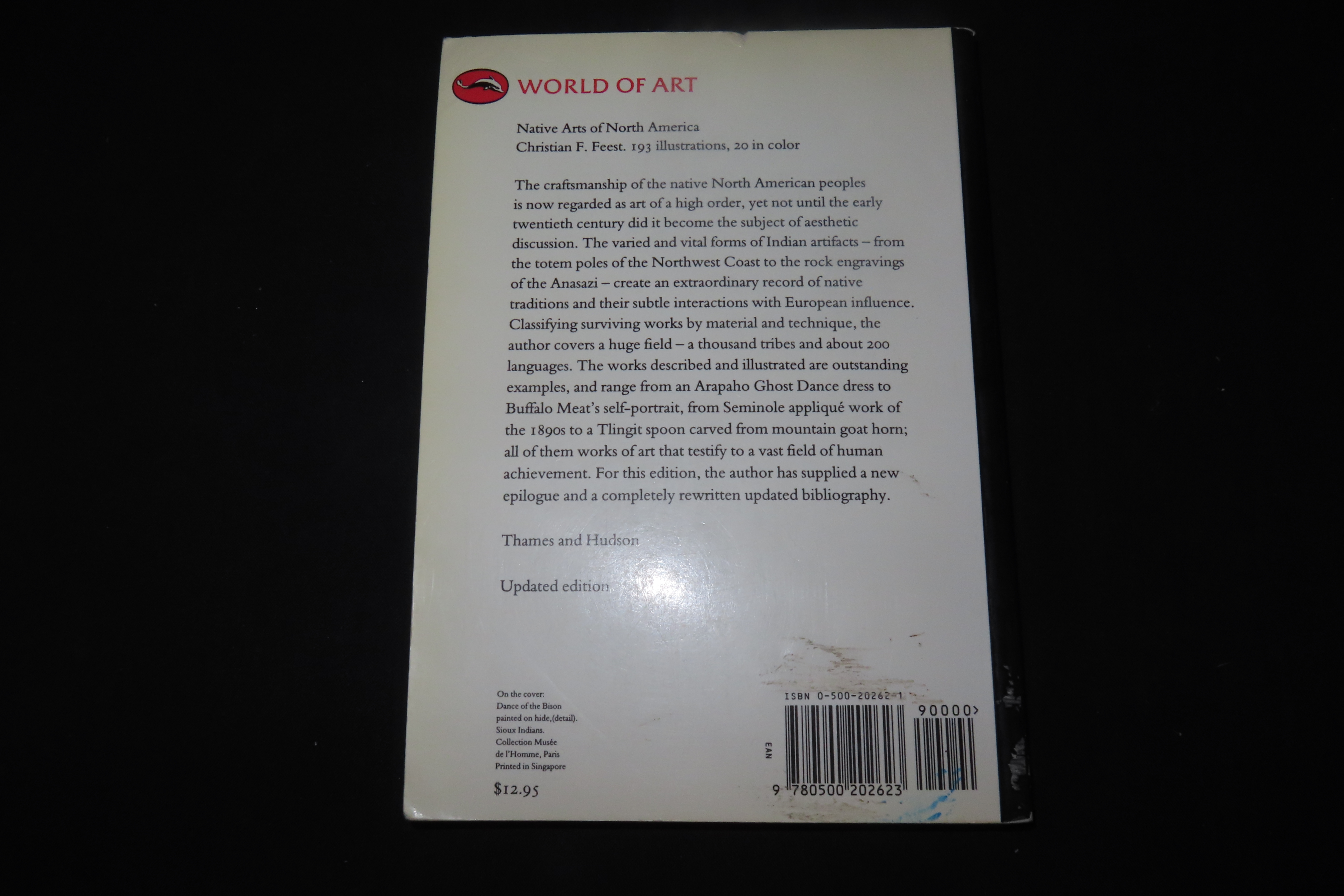 NATIVE ARTS OF NORTH AMERICA, 216 PAGES WITH 193 PICS & ILLUSTRATIONS OF POTTERY, BEADWORK, BASKETS, RUGS, PIPES, MASKS, AND SO MUCH MORE
