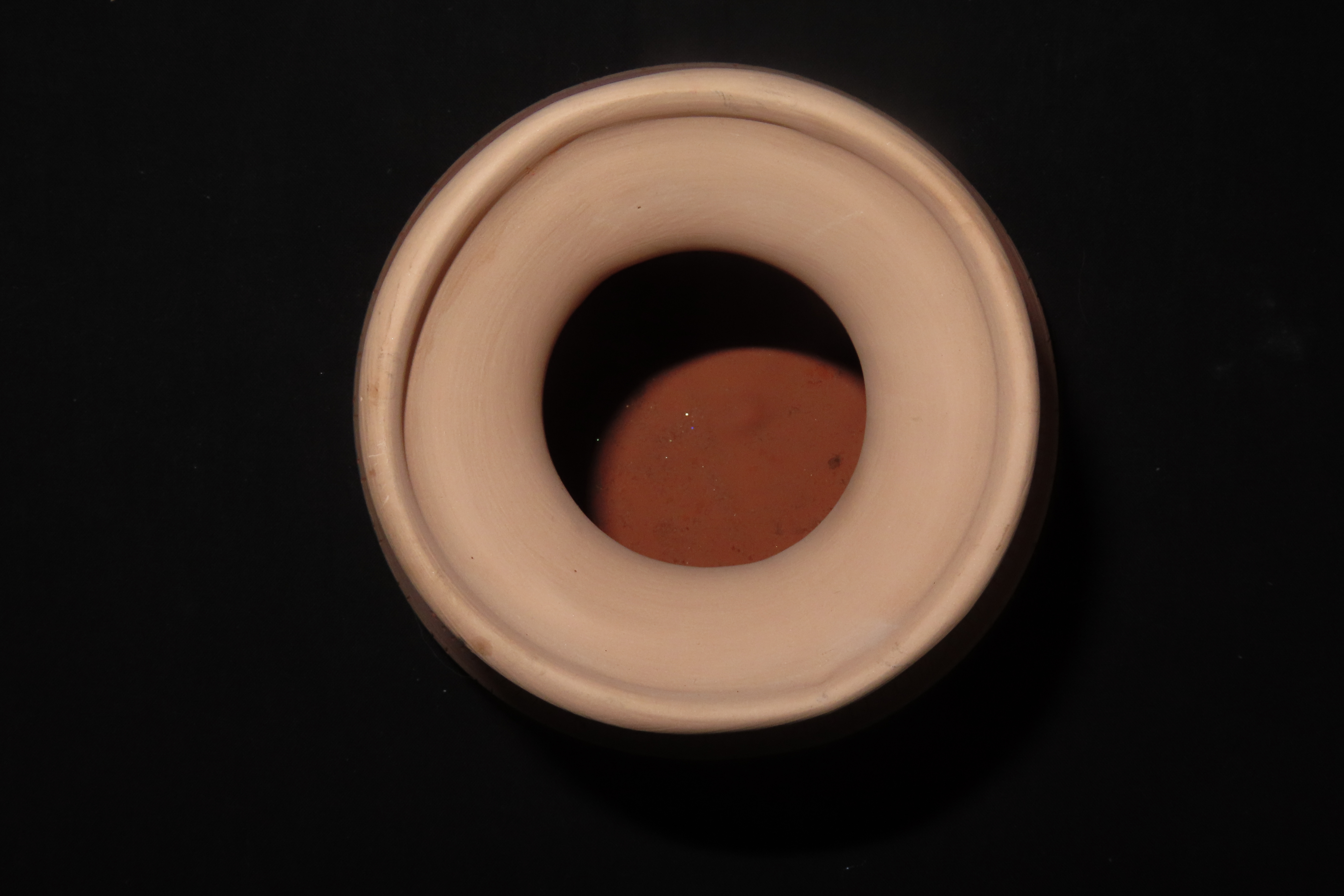 Beautiful Southwest Navajo Indians Pottery Vase / Jar / Bowl. Original Hand Painted / hand Etched Example. Signed on Bottom.