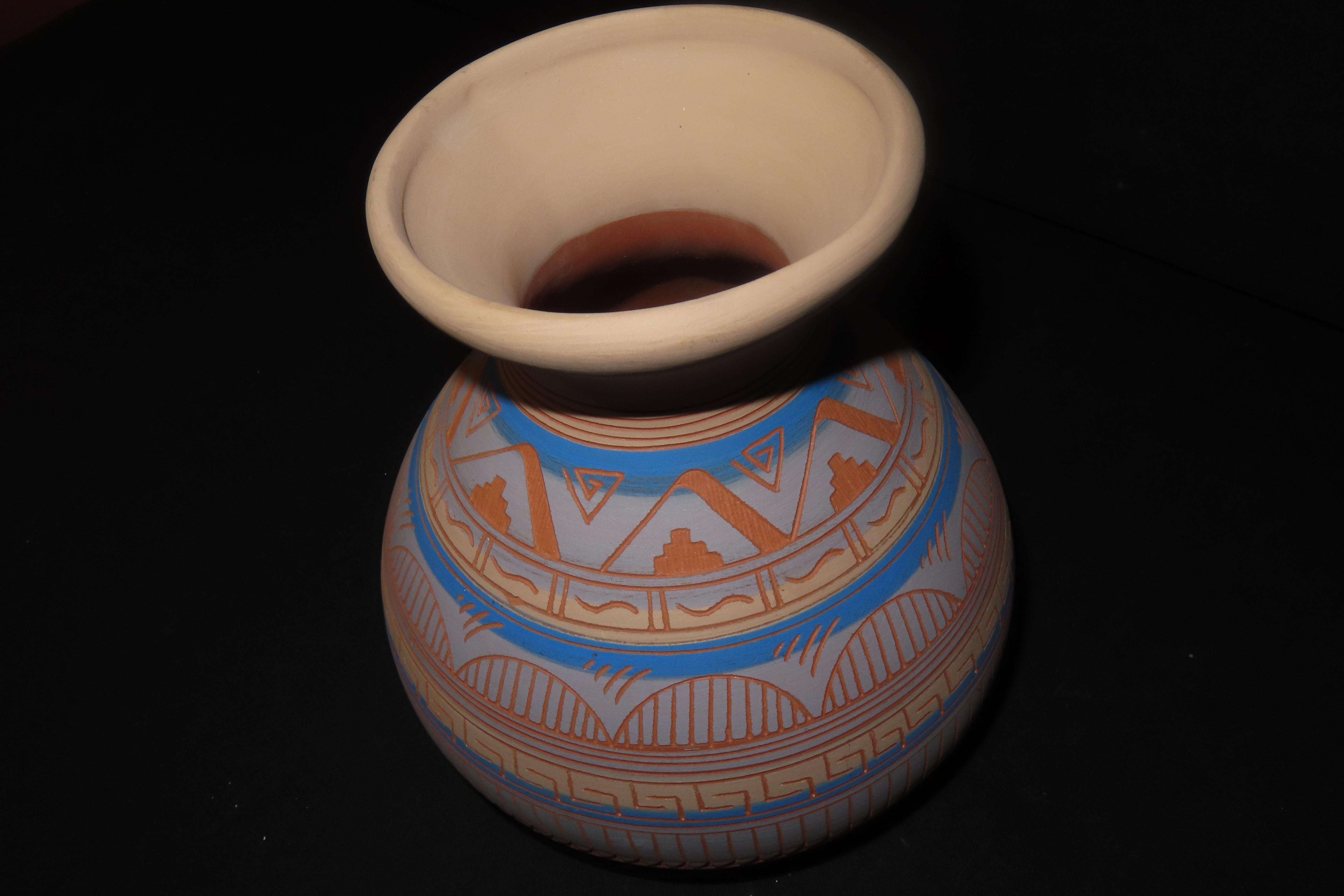 Beautiful Southwest Navajo Indians Pottery Vase / Jar / Bowl. Original Hand Painted / hand Etched Example. Signed on Bottom.
