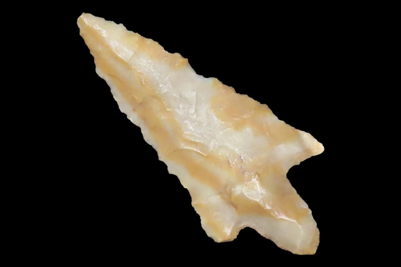 Colorful Perdiz Bird Point / Arrowhead found in Central Texas. Thin and well flaked with Great Color.