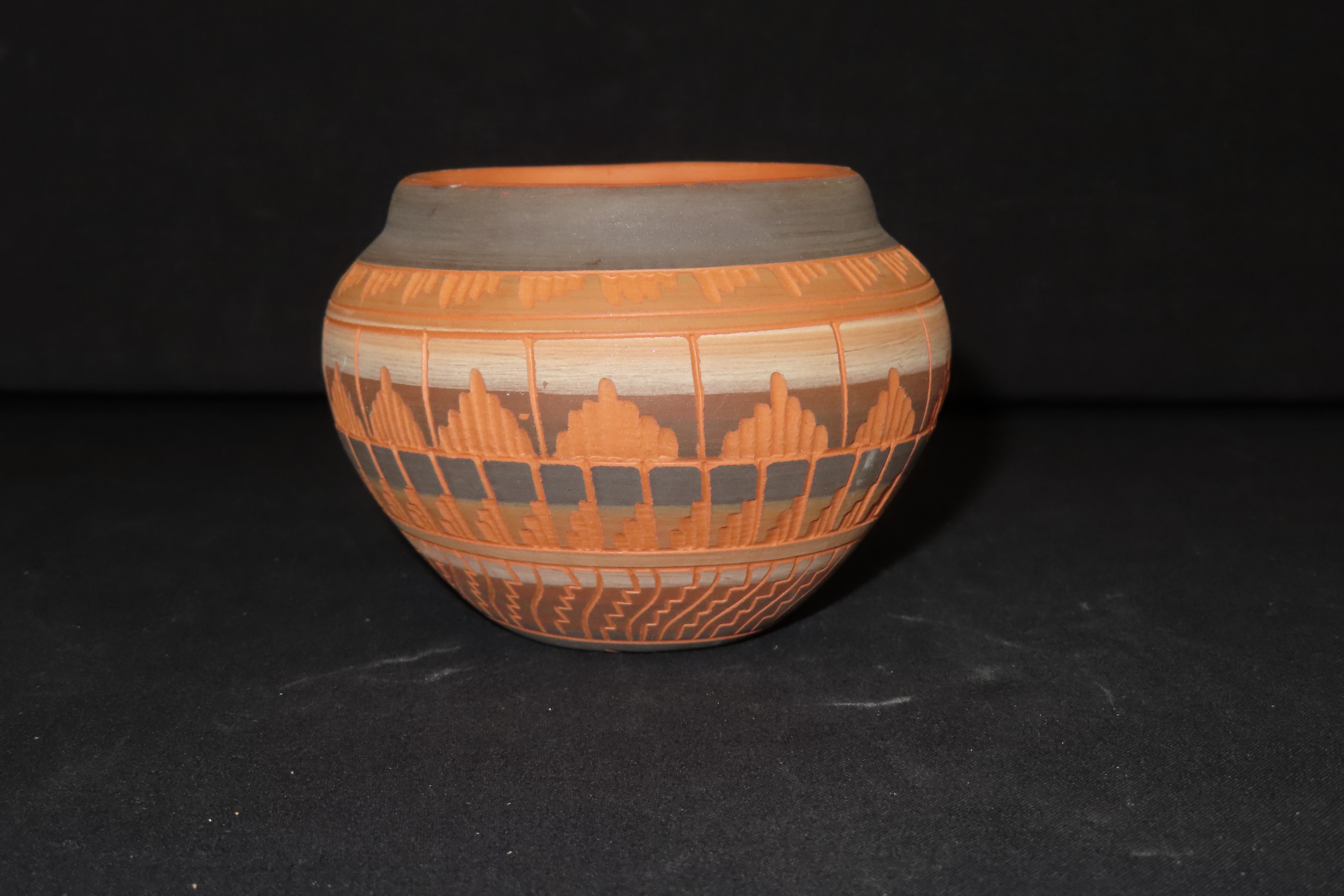 Beautiful Southwest Navajo Indians Pottery Vase / Jar / Bowl. Original Hand Painted / hand Etched Example. Signed on Bottom.