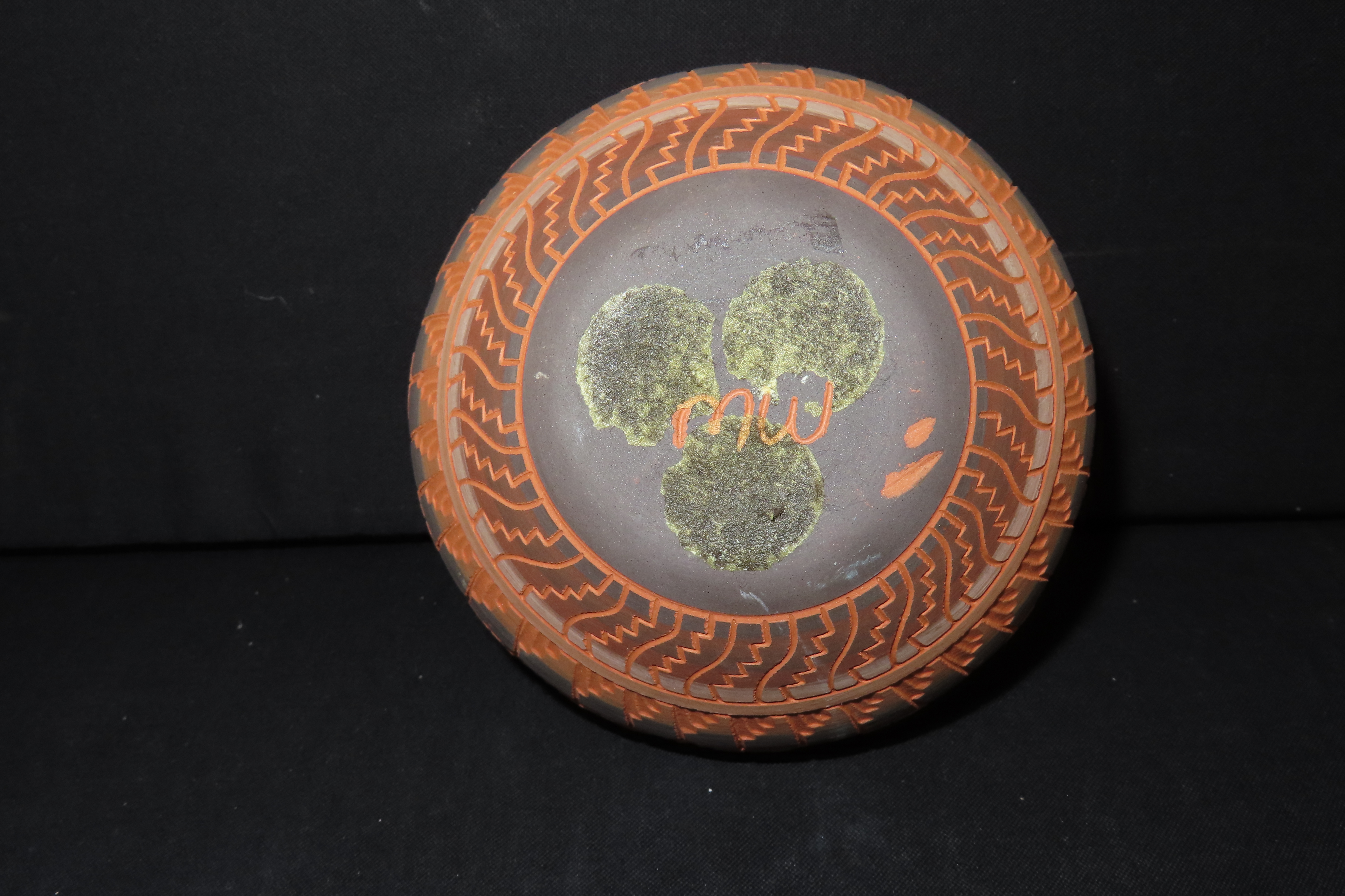 Beautiful Southwest Navajo Indians Pottery Vase / Jar / Bowl. Original Hand Painted / hand Etched Example. Signed on Bottom.