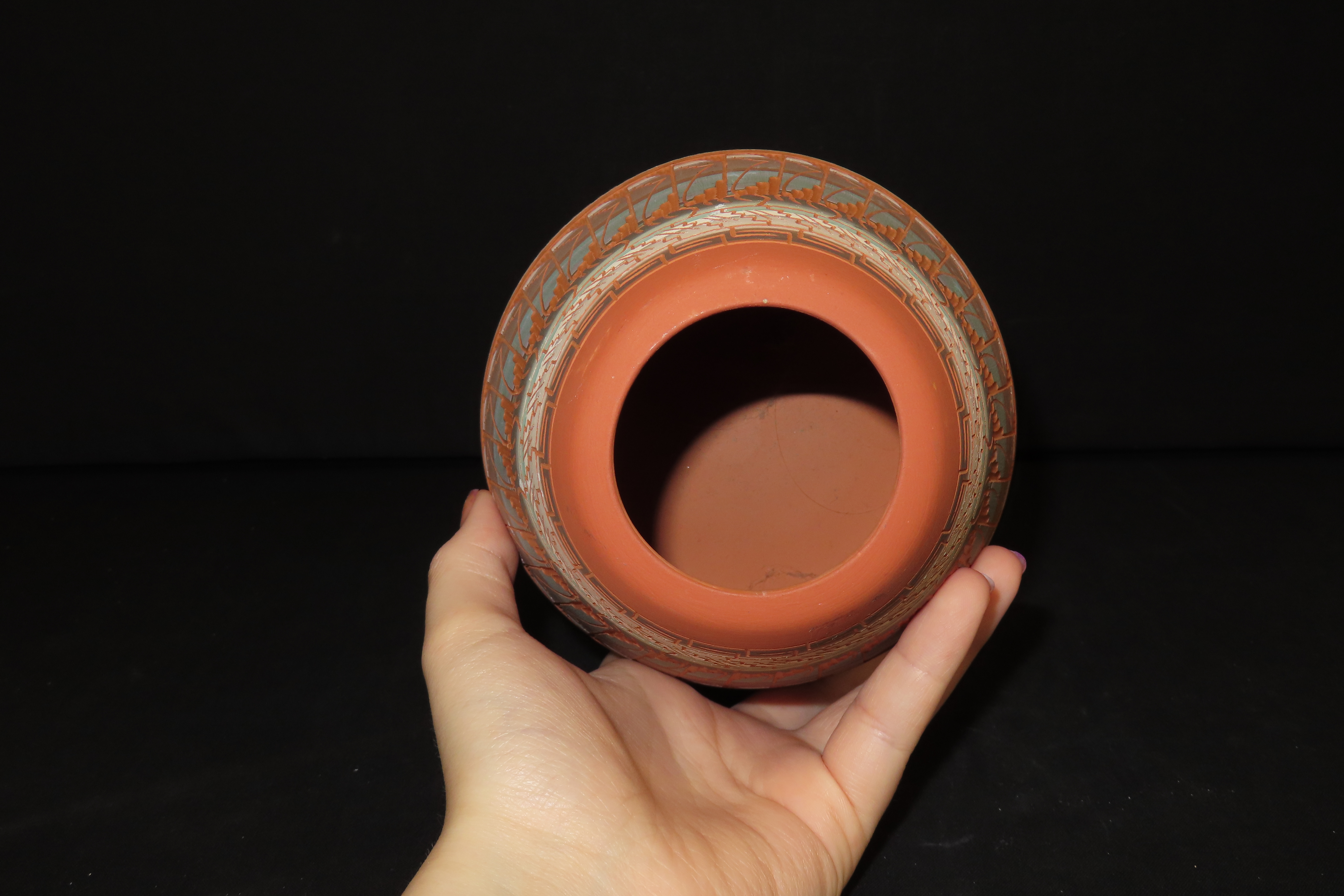 Beautiful Southwest Navajo Indians Pottery Vase / Jar / Bowl. Original Hand Painted / hand Etched Example. Signed on Bottom.