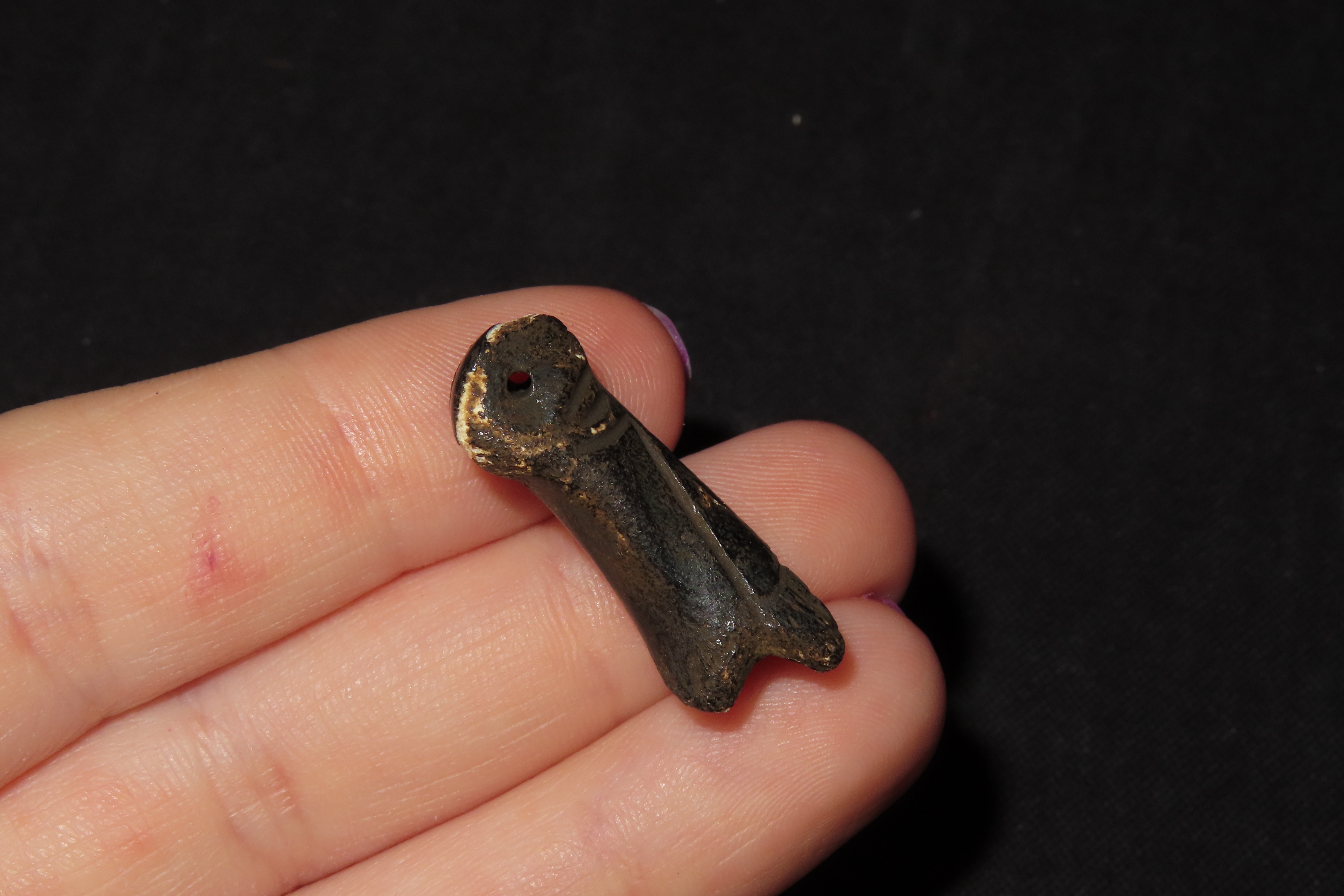Engraved Pre-Columbian Llama Bone Effigy Pendany, Mexico.