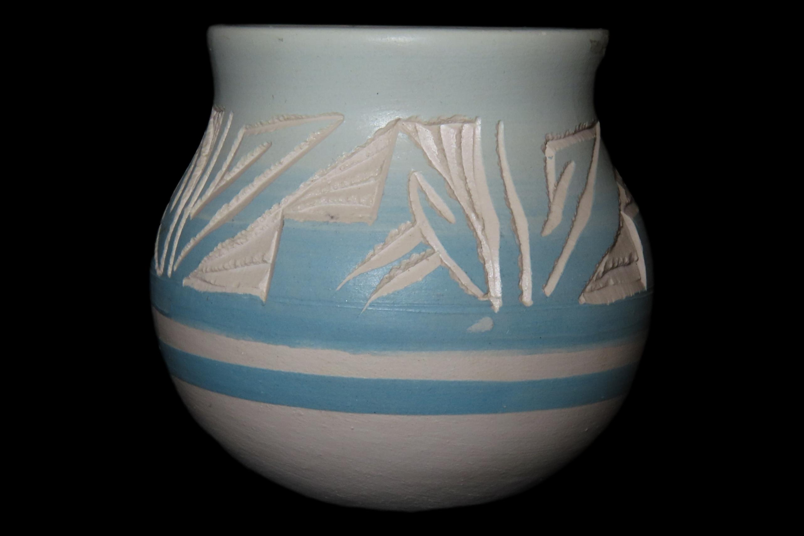 Beautiful Southwest Navajo Indians Pottery Vase / Jar / Bowl. Original Hand Painted / Hand Etched Example. Signed on Bottom.