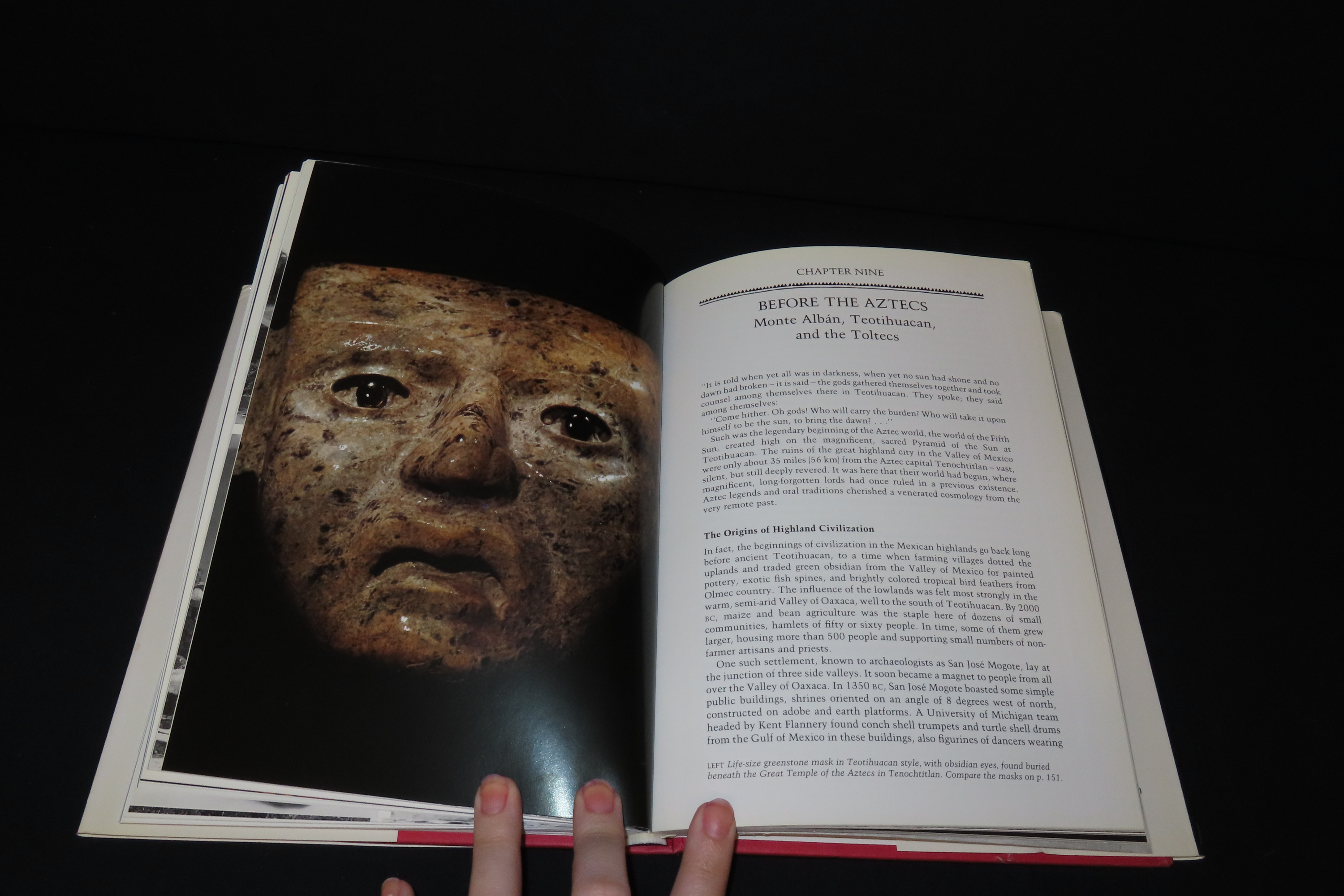 KINGDOMS OF GOLD, KINGDOMS OF JADE, HARDBACK, 260 PAGES. MAINLY DISCUSSES THE MAYA, OLMEC, AZTEC, INCA 180 PICTURES & TONS OF INFORMATION