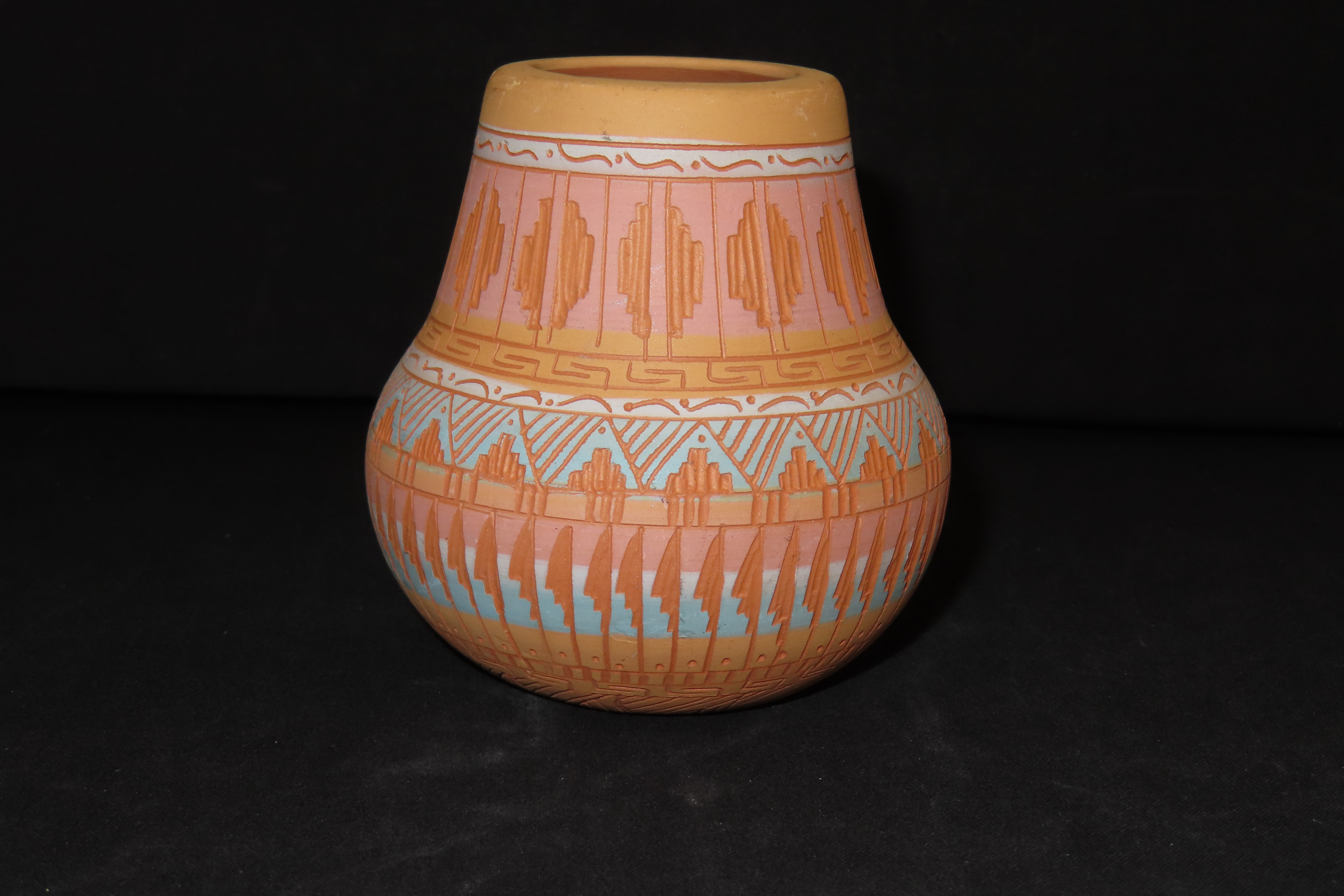 Beautiful Southwest Navajo Indians Pottery Vase / Jar / Bowl. Original Hand Painted / hand Etched Example. Signed on Bottom.