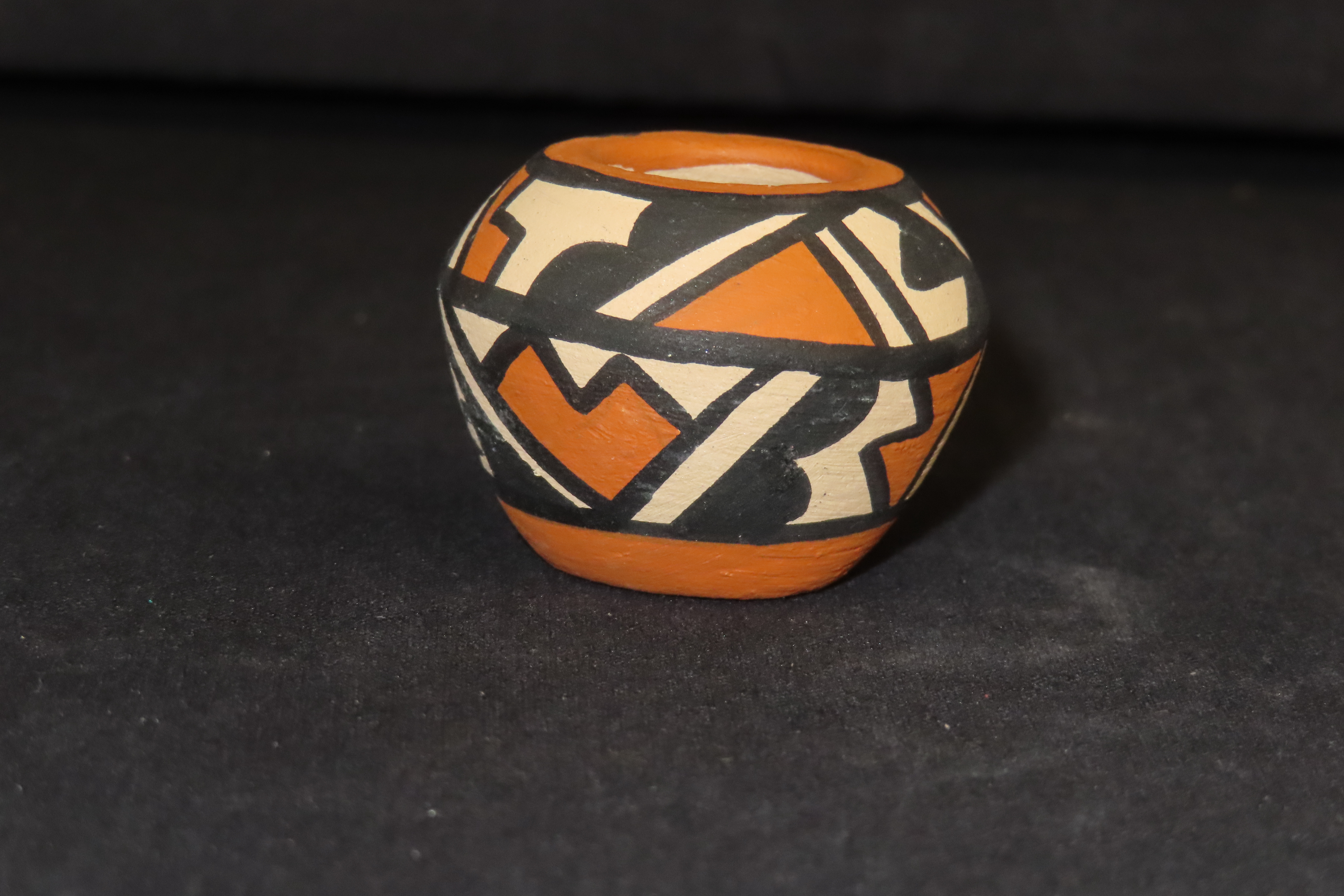 Beautiful Southwest Pueblo / Jemez Indians Pottery Vase / Jar / Bowl. Original Hand Painted Example. Signed on Bottom.