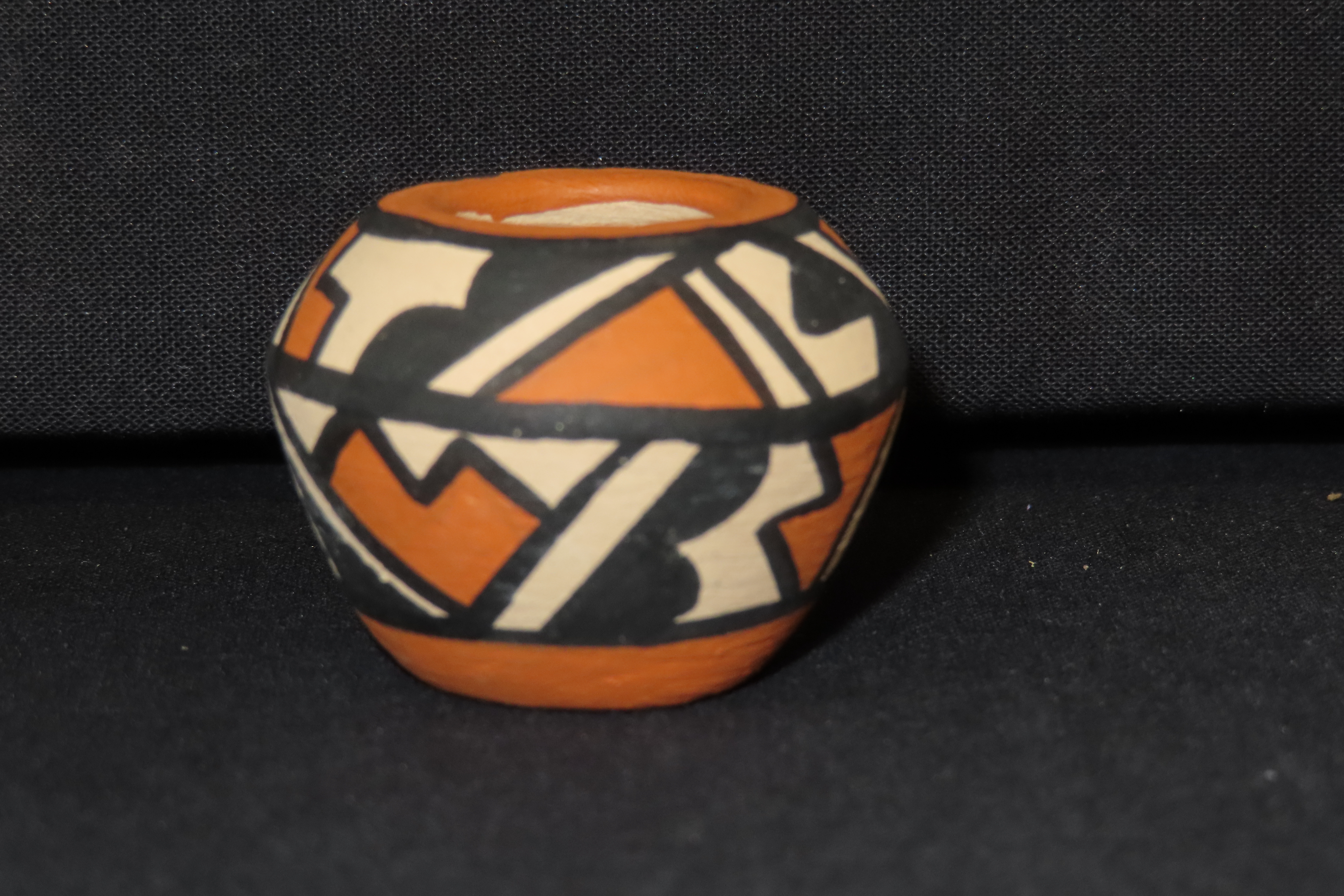 Beautiful Southwest Pueblo / Jemez Indians Pottery Vase / Jar / Bowl. Original Hand Painted Example. Signed on Bottom.