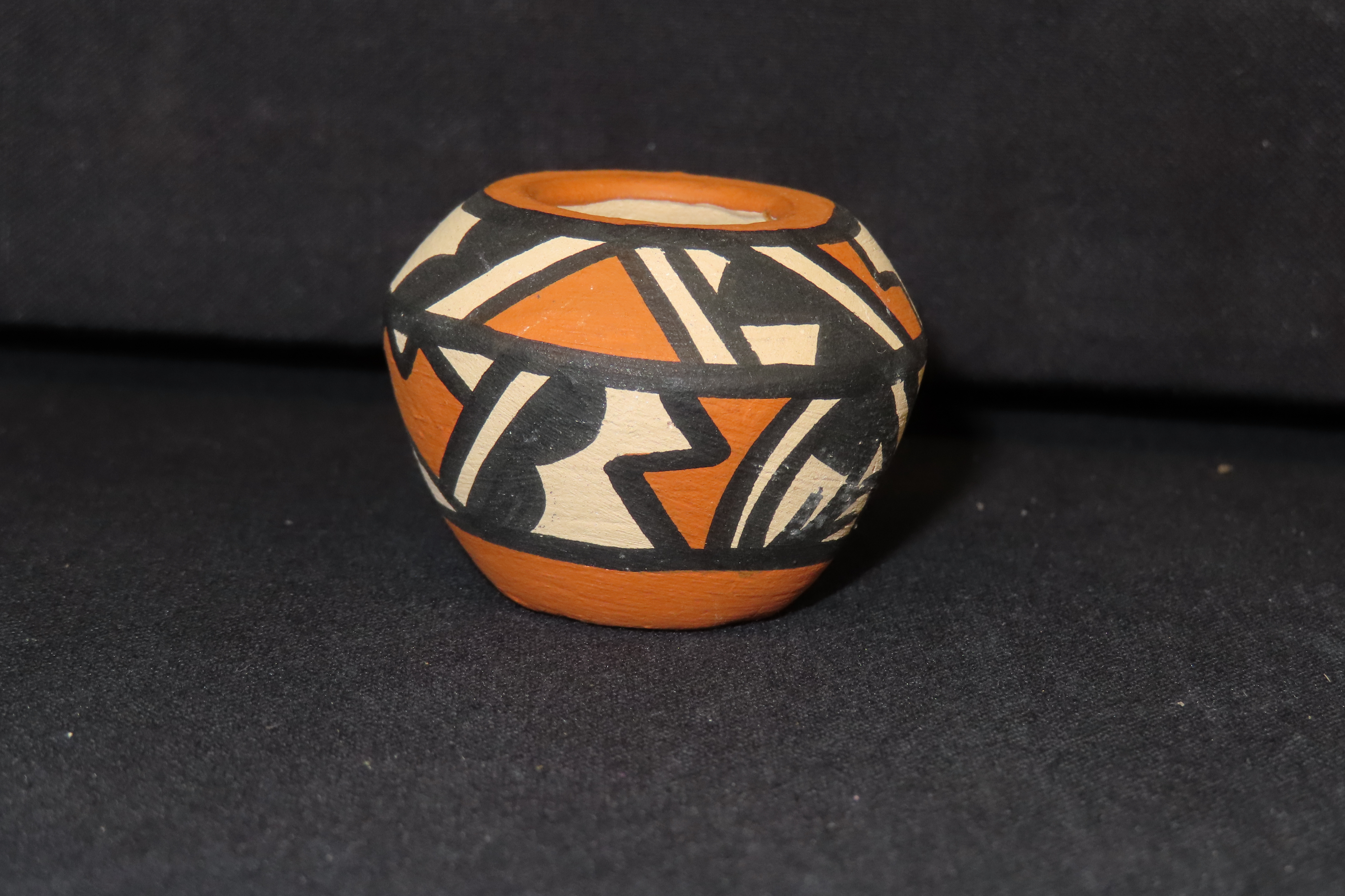 Beautiful Southwest Pueblo / Jemez Indians Pottery Vase / Jar / Bowl. Original Hand Painted Example. Signed on Bottom.