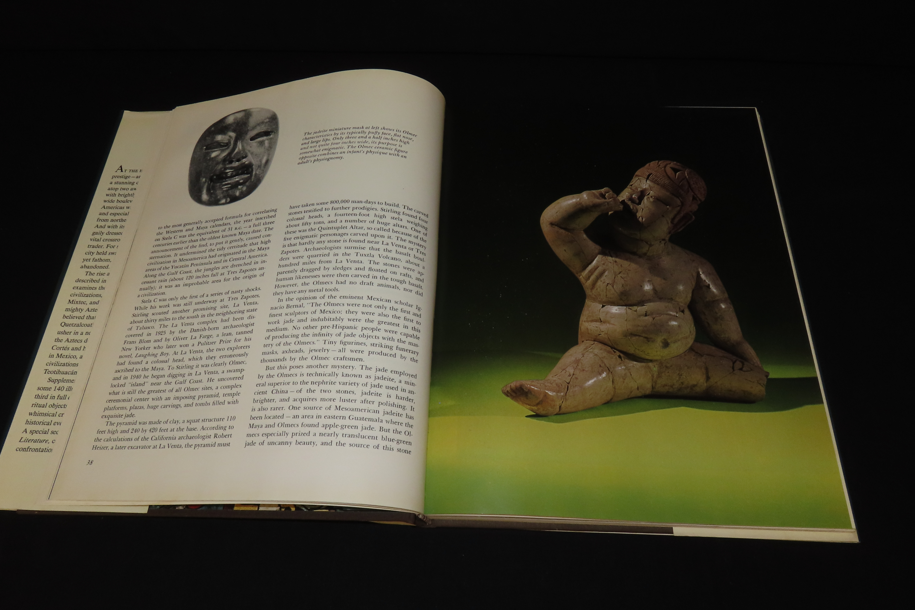 TEOTIHUACAN, HARDBACK 172 PAGES, LOTS OF GREAT PITCURES OF SOME INCREDIBLE ARTIFACTS & OTHER IMAGES FOR THE AREA